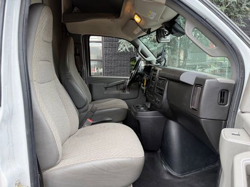 Used 2021 Chevrolet Express 3500 w/ Power Convenience Package RWD image 33