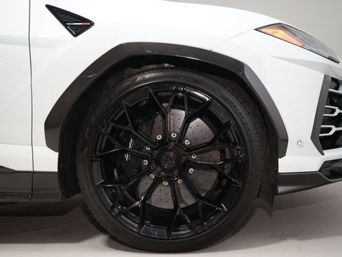 Used 2019 Lamborghini Urus AWD/4WD image 43