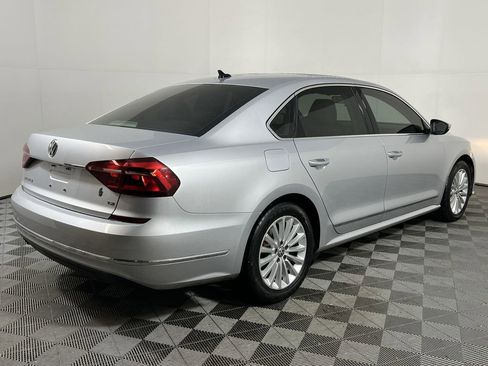 Used 2017 Volkswagen Passat 1.8T SE image 8