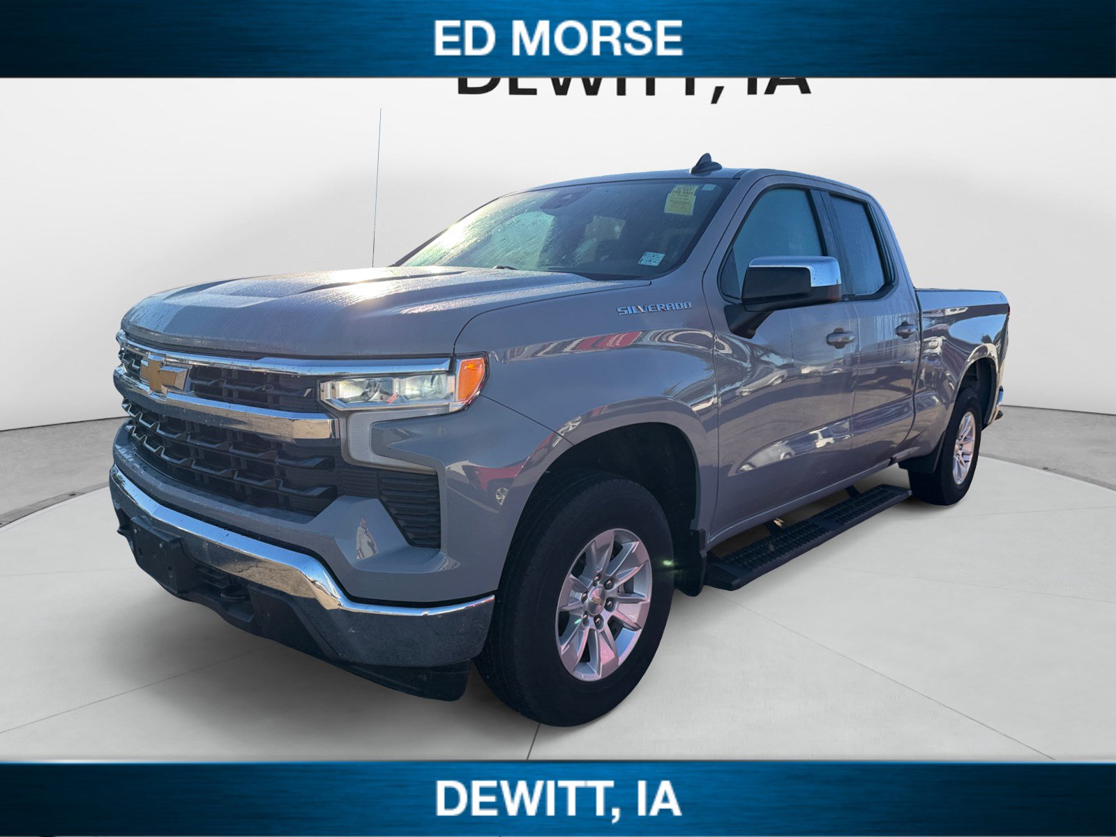 Used 2024 Chevrolet Silverado 1500 LT AWD/4WD image 1