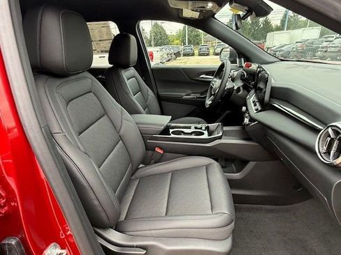 New 2026 Chevrolet Equinox LT w/ Convenience Package II image 18