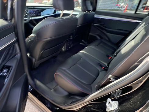 Used 2024 Jeep Wagoneer Launch Edition image 25