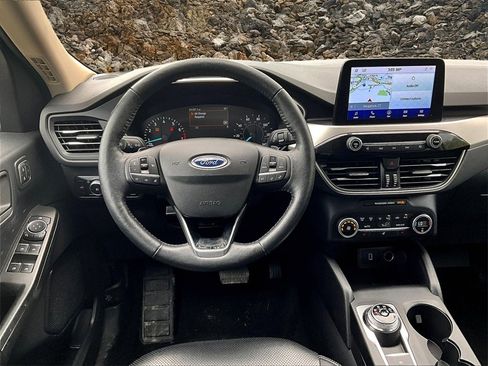 Used 2020 Ford Escape SEL image 5