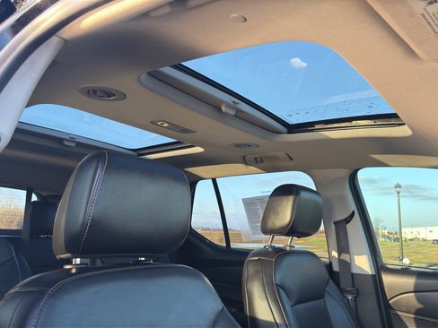 Used 2019 Chevrolet Traverse RS AWD/4WD image 30