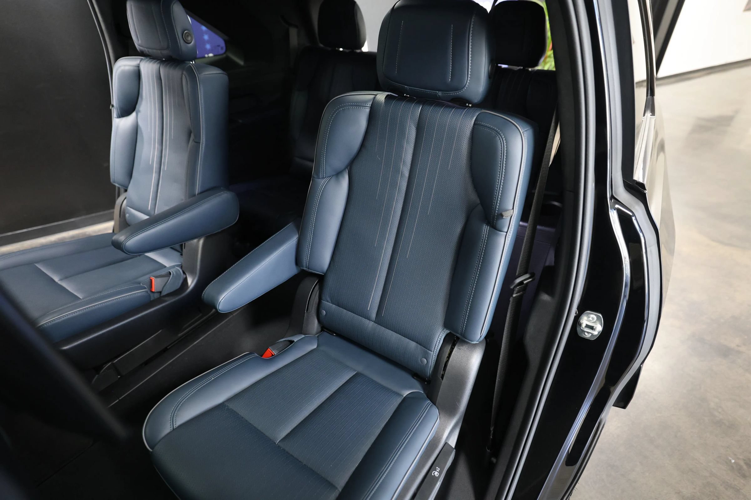 Used 2025 Cadillac Escalade IQ Sport 2 AWD/4WD image 63