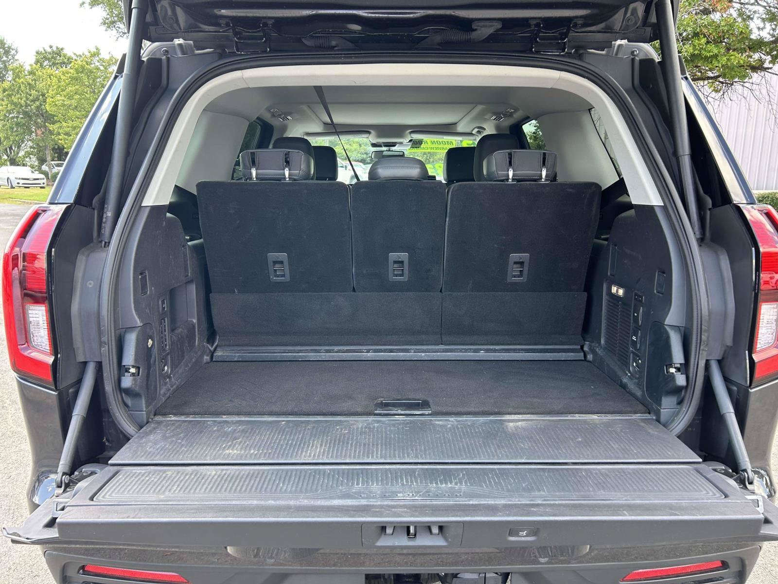 Used 2025 Ford Expedition Active RWD image 14