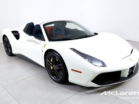 Used 2018 Ferrari 488 Spider RWD image 4