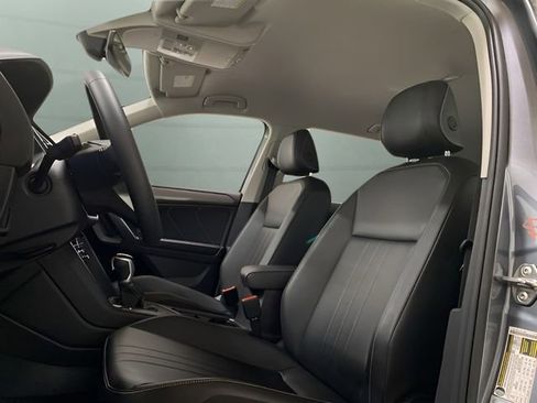 Used 2022 Volkswagen Tiguan SE image 17