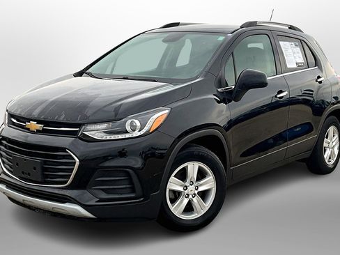 Used 2019 Chevrolet Trax LT w/ LT Convenience Package image 12
