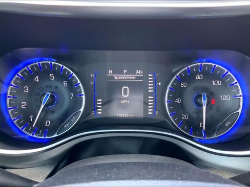 Used 2019 Chrysler Pacifica Touring-L w/ S Appearance Package FWD image 26