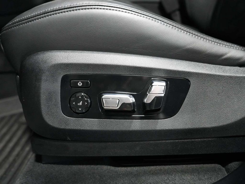 Used 2026 BMW X5 M Competition AWD/4WD image 33