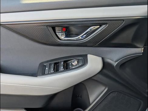 Used 2025 Subaru Outback Premium AWD/4WD image 13