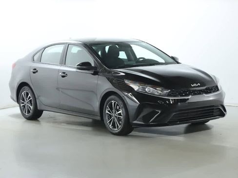 Used 2024 Kia Forte LXS w/ LXS Technology Package FWD image 9