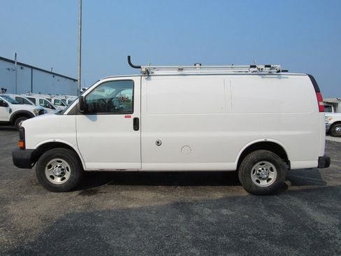 Used 2015 Chevrolet Express 2500 RWD image 6