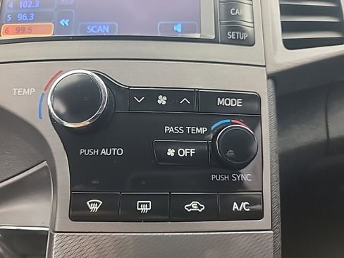 Used 2013 Toyota Venza LE image 31