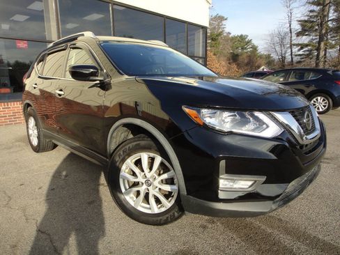 Used 2019 Nissan Rogue SV AWD/4WD image 3