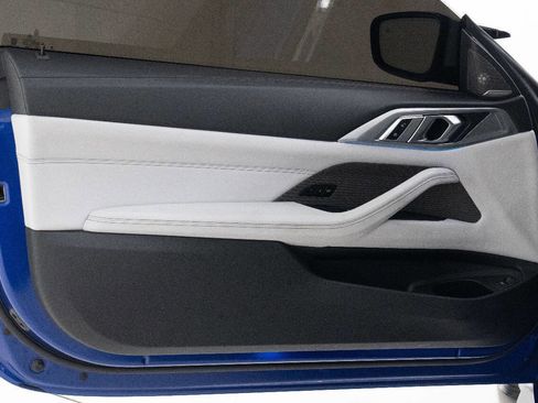 Used 2025 BMW M4 Competition image 25