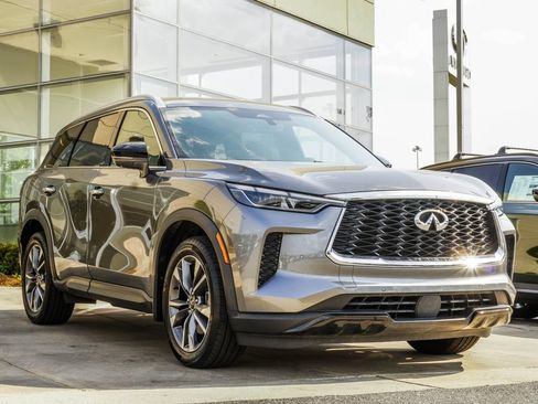 Used 2023 INFINITI QX60 Luxe FWD image 4