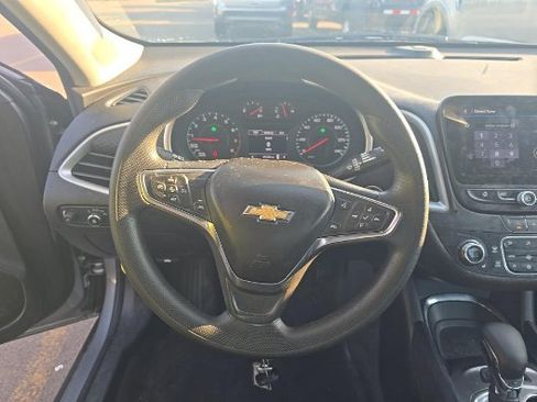 Used 2024 Chevrolet Malibu LT FWD image 9