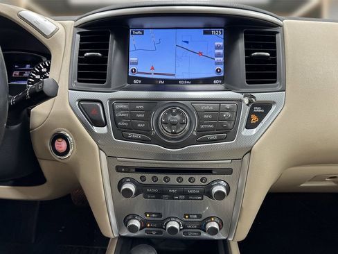 Used 2017 Nissan Pathfinder SL w/ SL Tech Package FWD image 18