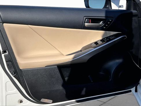 Used 2018 Lexus IS 300 w/ Comfort Package RWD image 19