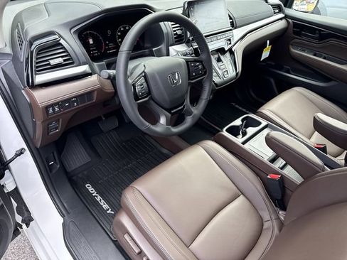New 2026 Honda Odyssey Touring image 10