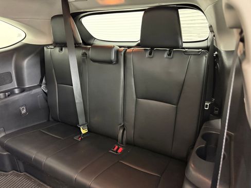 Used 2023 Toyota Highlander XLE image 28