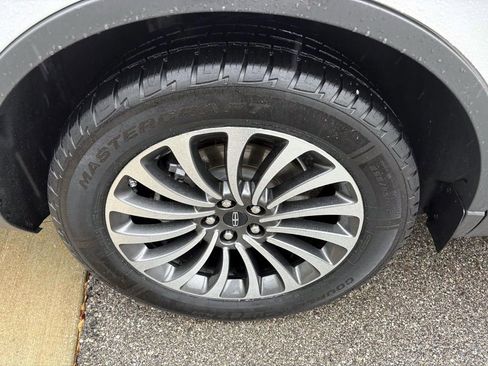 Used 2020 Lincoln Aviator Reserve w/ Equipment Group 201A image 10