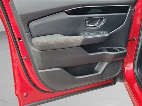 Used 2023 Honda Pilot Sport image 28