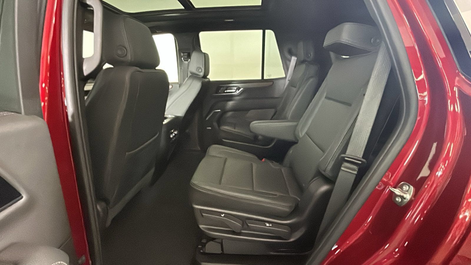 New 2026 GMC Yukon Denali w/ Sun & Power Step Package AWD/4WD image 32
