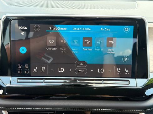 Used 2024 Volkswagen Atlas SE image 34