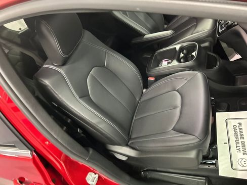 New 2026 Chrysler Voyager LX image 24