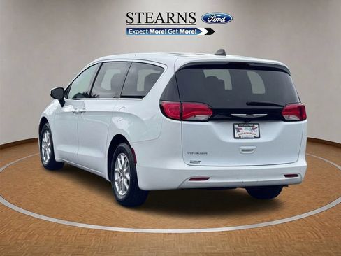 Used 2023 Chrysler Voyager LX FWD image 11