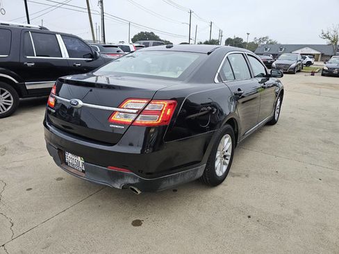 Used 2015 Ford Taurus SE image 6