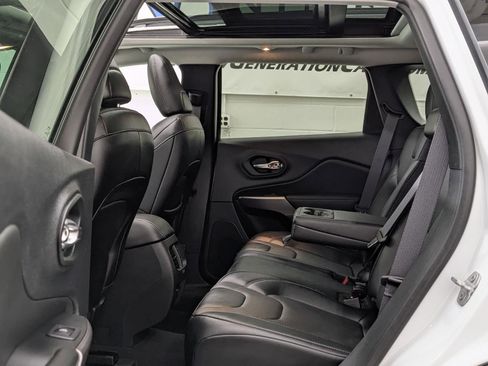 Used 2022 Jeep Cherokee Limited image 12