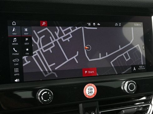 Used 2026 Porsche Macan image 14