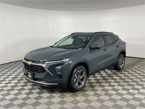 New 2026 Chevrolet Trax LT w/ LT Convenience Package image 1