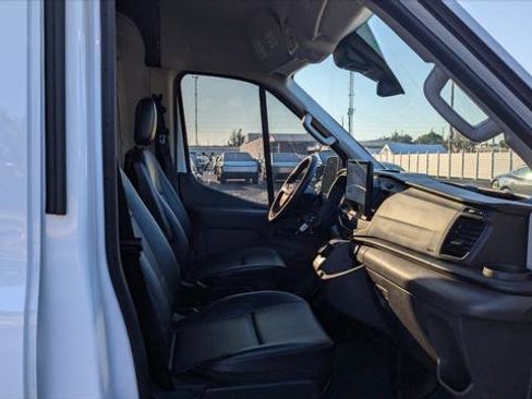Used 2023 Ford E-Transit Medium Roof image 18