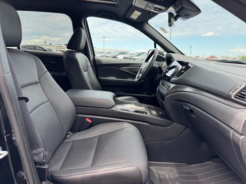 Certified 2025 Honda Passport EX-L image 18