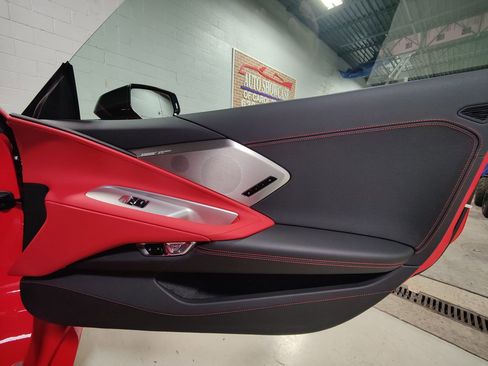 Used 2021 Chevrolet Corvette Stingray Preferred Cpe w/ Z51 Performance Package image 17