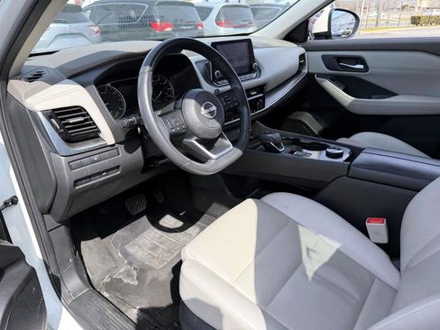 Used 2022 Nissan Rogue SV w/ SV Premium Package image 13