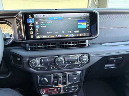 New 2026 Jeep Gladiator Mojave image 15