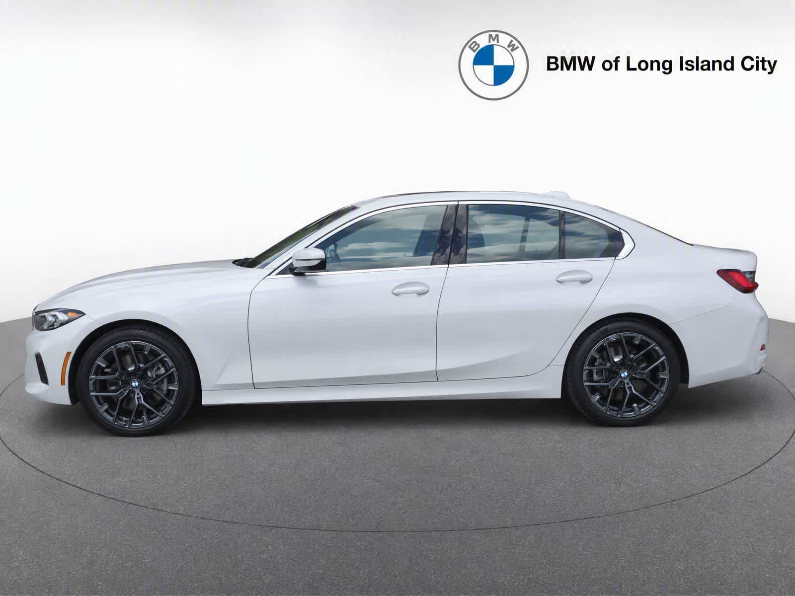 New 2026 BMW 330i xDrive Sedan w/ Convenience Package AWD/4WD image 4