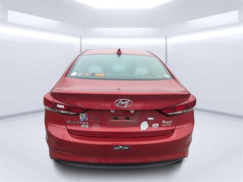 Used 2017 Hyundai Elantra SE image 4
