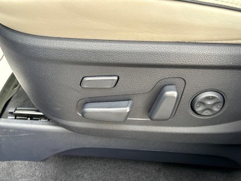 Used 2022 Hyundai Palisade Calligraphy image 18