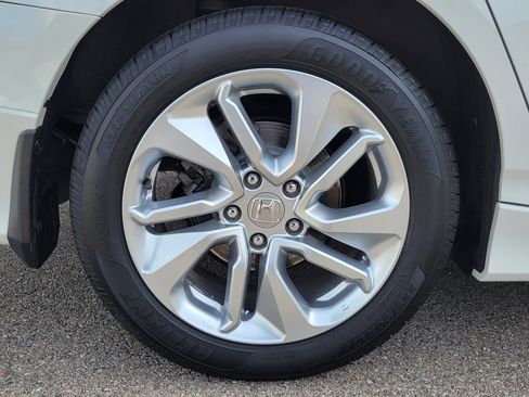 Certified 2018 Honda Accord LX image 5
