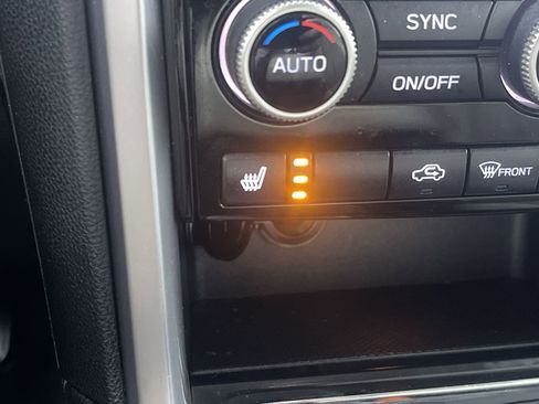 Used 2019 Subaru Ascent Premium image 20