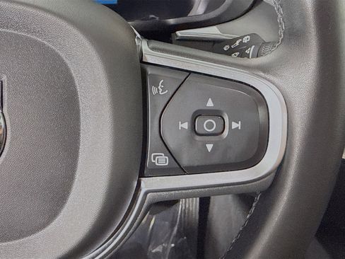 Used 2023 Volvo XC60 B5 Core FWD image 15
