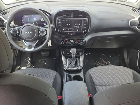 Used 2025 Kia Soul LX image 12