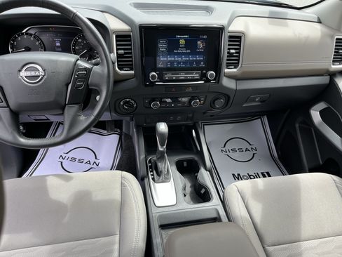 Used 2022 Nissan Frontier SV AWD/4WD image 19